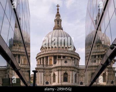 06.23.23. London, Vereinigtes Königreich. Die St. Pauls-Kathedrale ist die beliebteste touristische Kirche in London. Herrliche Innenräume und erstaunliche Kunst auf t Stockfoto