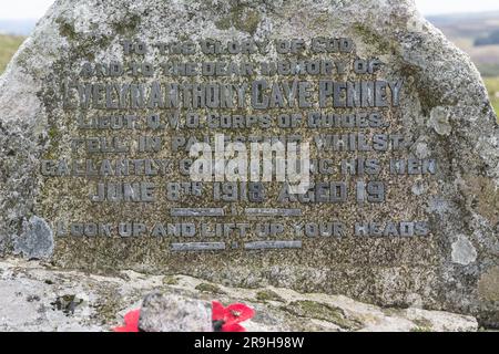 Kriegsdenkmal Cave-Penney Memorial Cross 1918, Corndon Down, Cherwell, Dartmoor, Devon, England, Großbritannien Stockfoto