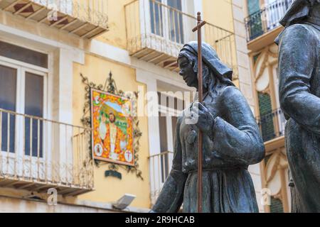 CARTAGENA, SPANIEN - 19. MAI 2017: Dies ist ein Bruchstück des Denkmals für den Prozessionisten (Bildhauer Manuel Ardil Pagan) auf dem Platz San Sebastian Stockfoto