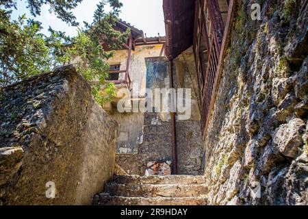 Profitis Elias Hill, Rhodos, Griechenland-20JUN2023-verlassene Villa de Vecchi auf der griechischen Insel Rhodos, Ferienhaus des italienischen Benito Mussolini. Stockfoto