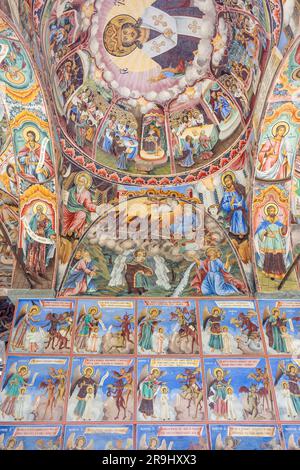 Fresken auf den Außenkorridoren, Kloster Rila (Sveti Ivan Rilski), Naturpark Kloster Rila, Provinz Kyustendil, Republik Bulgarien Stockfoto