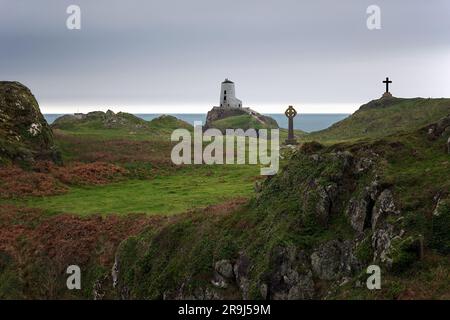 Llanddwyn Island ist eine kleine Gezeiteninsel vor der Westküste von Anglesey in Nordwales. Es ist verbunden mit Dwynwen, dem walisischen Schutzpatron der Liebenden. Stockfoto