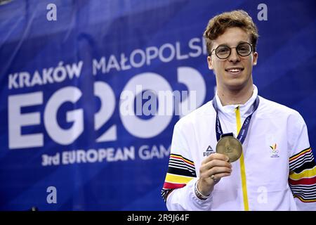 Krakau, Polen. 27. Juni 2023. Der belgische Stef Van Campenhout feiert seine Bronzemedaille im Männerfolienwettbewerb bei den Europameisterschaften in Krakau, Polen, am Dienstag, den 27. Juni 2023. Die Europaspiele 3., informell bekannt als Krakau-Malopolska 2023, sind eine geplante internationale Sportveranstaltung, die vom 21. Juni bis 02. Juli 2023 in Krakau und Malopolska, Polen, stattfindet. BELGA FOTO LAURIE DIEFFEMBACQ Kredit: Belga News Agency/Alamy Live News Stockfoto