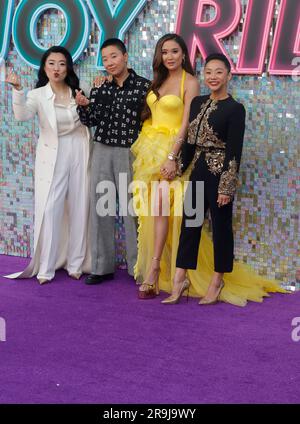 Los Angeles, Ca. 26. Juni 2023. Sherry Cola, Sabrina Wu, Ashley Park, Stephanie Hsu am 26. Juni 2023 im WESTWOOD Village Theatre in Los Angeles, Kalifornien. Kredit: Faye Sadou/Media Punch/Alamy Live News Stockfoto