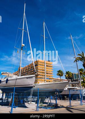 Yachthafen und Hafen von Fuengrola in Spanien Stockfoto