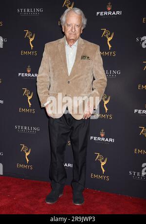 North Hollywood, USA. 27. Juni 2023. Der britische Schauspieler und der legendäre amerikanische Seifenoper-Schauspieler Nicolas Coster starb am 26. Juni 2023 in Florida mit 89 Jahren. Nicolas Coster bei den Daytime Television Stars feiert die Emmy Awards-Saison 70. auf dem Empfang der Exclusive Television Academy am 22. August 2018 in North Hollywood, Kalifornien. © Janet Gough/AFF-USA.com Kredit: AFF/Alamy Live News Stockfoto