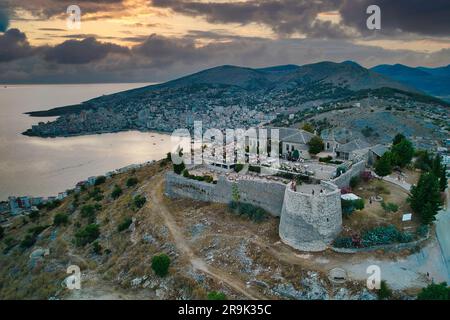 Sarande Albanien. Luftaufnahme in den Abendstunden Stockfoto