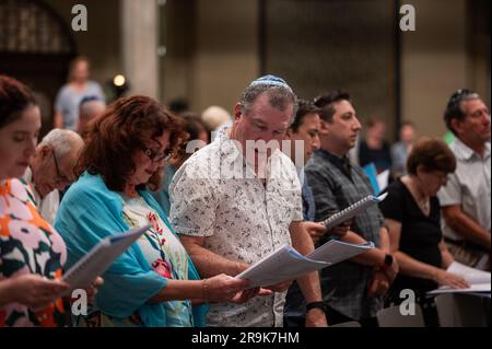 Kabbalat Schabbat Gottesdienst Ort: Kulturforum Görlitzer Synagoge Otto-Müller-Straße 3, 02826 Görlitz Uhrzeit: 17-18:30 Uhr Schabbat ist ein wöchentl Stockfoto