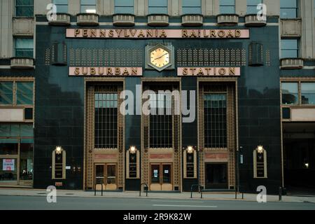 Vorstadtstation Vintage-Schild, Philadelphia, Pennsylvania Stockfoto