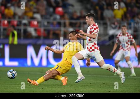 Bukarest, Rumänien. 27. Juni 2023. Valentin Ticu von Rumänien in Aktion während des UEFA-Spiels der Gruppe B der europäischen unter 21-Jährigen zwischen Kroatien und Rumänien im Steaua-Stadion in Bukarest (Rumänien) am 27. Juni 2023. Foto: Eduard Vinatoru/PIXSELL Credit: Pixsell/Alamy Live News Stockfoto