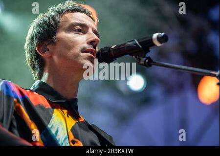 Bissuola Park - Mestre, Mestre - Venedig, Italien, 27. Juni 2023, Diodato auf der Bühne mit seiner Gitarre. Während der Diodato - Cosi Speciale Tour 2023 Uhr - Italienische Sängerin Musikkonzert Credit: Live Media Publishing Group/Alamy Live News Stockfoto