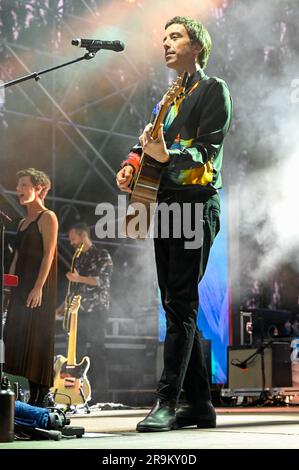 Bissuola Park - Mestre, Mestre - Venedig, Italien, 27. Juni 2023, Diodato auf der Bühne mit seiner Gitarre. Während der Diodato - Cosi Speciale Tour 2023 Uhr - Italienische Sängerin Musikkonzert Credit: Live Media Publishing Group/Alamy Live News Stockfoto