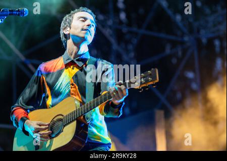 Bissuola Park - Mestre, Mestre - Venedig, Italien, 27. Juni 2023, Diodato auf der Bühne mit seiner Gitarre. Während der Diodato - Cosi Speciale Tour 2023 Uhr - Italienische Sängerin Musikkonzert Credit: Live Media Publishing Group/Alamy Live News Stockfoto