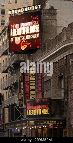 Das Neil Diamond Musical Ein wunderschöner Lärm im Broadhurst Theater am Broadway in Manhattan NYC Stockfoto