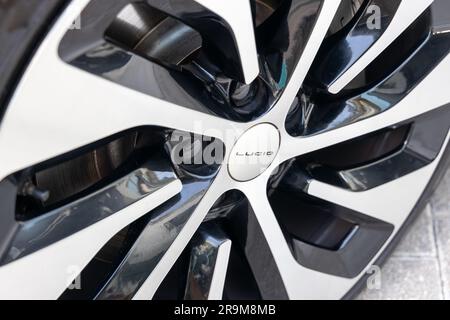 Plano Legacy West, Texas, USA - 26. Juni 2023: Lucid Motors Air Dream Edition Verkaufsausstellung für luxuriöse Elektroautos im Lucid Studio. Stockfoto