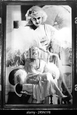 CARROLL BAKER als Jean Harlow auf Drehbüchern von HARLOW 1965 Regisseur GORDON DOUGLAS basierend auf dem Buch von Irving Shulman Drehbuch John Michael Hayes Kostümdesign Edith Chefproduzent Joseph E. Levine Embassy Pictures / Prometheus Enterprises Inc / Paramount Bilder Stockfoto