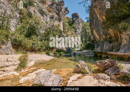 Das Parrizal de Beceite liegt am Quellufer des Flusses Matarraña, in der Umgebung des Naturparks Los Puertos. In Beceite, Provinz Stockfoto