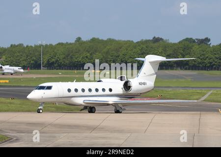 N246V, privat, Gulfstream Aerospace Gulfstream G450, Abfahrt London Stansted Airport, Essex, Großbritannien am 20. Mai 2023 Stockfoto