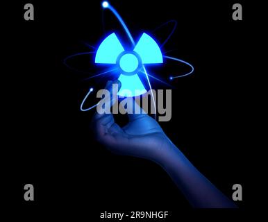 Frau mit leuchtendem Atom-Symbol und Strahlungswarnschild auf schwarzem Hintergrund, Nahaufnahme Stockfoto