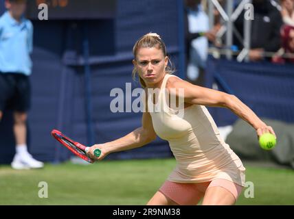 Camila Giorgi (ITA) spielt am zweiten Tag des Rothesay International im Devonshire Park. Eastbourne, Großbritannien, 27. Juni. Stockfoto