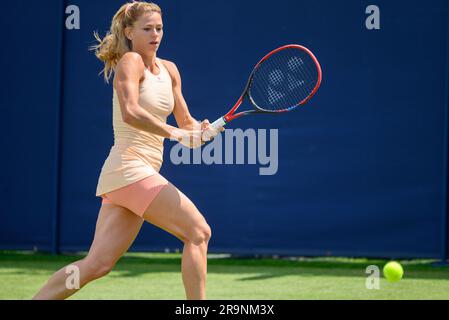 Camila Giorgi (ITA) spielt am zweiten Tag des Rothesay International im Devonshire Park. Eastbourne, Großbritannien, 27. Juni. Stockfoto