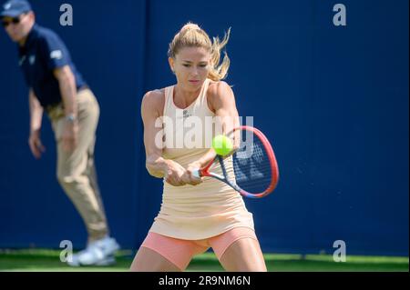 Camila Giorgi (ITA) spielt am zweiten Tag des Rothesay International im Devonshire Park. Eastbourne, Großbritannien, 27. Juni. Stockfoto