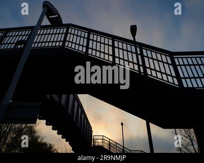 Radley hat das Glück, ein kleines Dorf mit einer Hauptbahnstation zu sein, die es mit London, Oxford und den Midlands verbindet. Hier sehen wir seinen sanften Rost Stockfoto