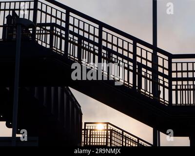 Radley hat das Glück, ein kleines Dorf mit einer Hauptbahnstation zu sein, die es mit London, Oxford und den Midlands verbindet. Hier sehen wir seinen sanften Rost Stockfoto
