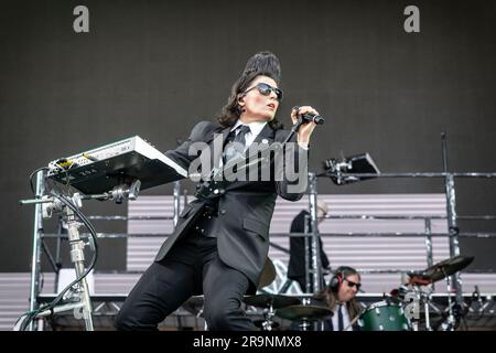 Oslo, Norwegen. 24., Juni 2023. Die amerikanische Rockband Puscifer tritt während des norwegischen Musikfestivals Tons of Rock 2023 in Oslo ein Live-Konzert auf. Hier wird die Sängerin Carina Round live auf der Bühne gesehen. (Gonzales Photo - Terje Dokken). Stockfoto