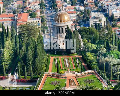 Haifa ist eine nördliche israelische Hafenstadt, erbaut vom Mittelmeer auf den Hängen des Mount Carmel. Diese moderne Stadt ist Israels drittgrößte, nach J Stockfoto