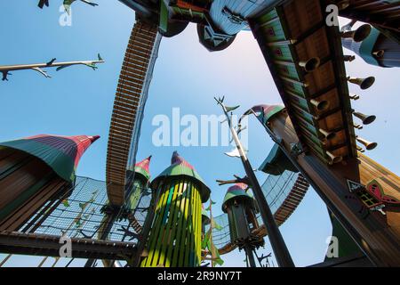 Blick auf das Lillidorei Village am Tag im Alnwick Garden in Alnwick, Northumberland Stockfoto