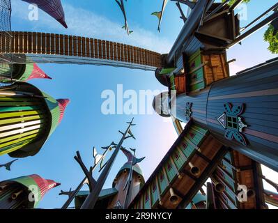 Blick auf das Lillidorei Village am Tag im Alnwick Garden in Alnwick, Northumberland Stockfoto