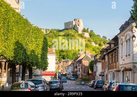 Ruinen der mittelalterlichen Burg Château Gaillard auf einem Hügel, erbaut von König Richard I. mit Blick auf Les Andelys, eine hübsche Stadt in Eure, Normandie, Nordfrankreich Stockfoto