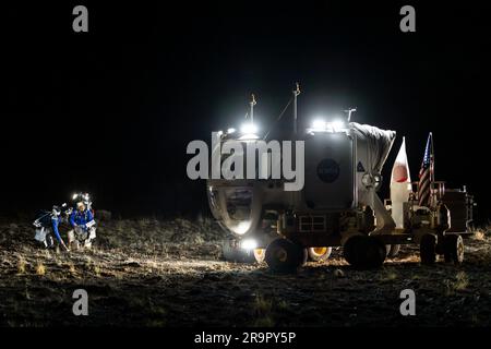 Desert Rats 2022 in Flagstaff, Arizona, wurden durch fotografische Unterstützung dokumentiert, um bei der Berichterstattung und Bildgebung für das Desert Rats Project 2023 zu helfen. Stockfoto