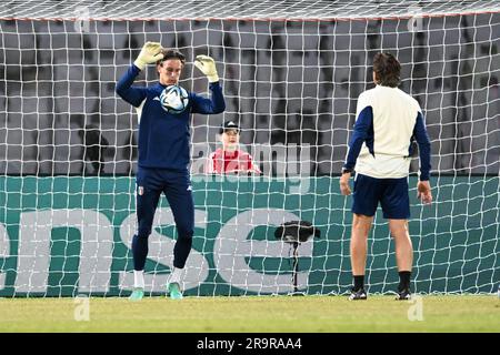 Cluj Napoca, Rumänien. 28. Juni 2023. Marco Carnesecchi der italienischen U21 während des Warmups für das Fußballspiel UEFA European under-21 Championship 2023 Italien U21 gegen Norwegen U21 im Cluj Arena Stadion in Cluj Napoca, Rumänien, 28. Juni 2023 Kredit: Live Media Publishing Group/Alamy Live News Stockfoto