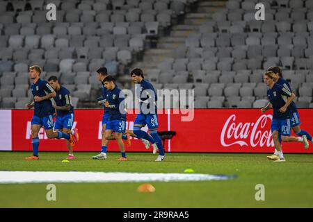 Cluj Napoca, Rumänien. 28. Juni 2023. Italien U21 während der Aufwärmphase für das Fußballspiel UEFA European under-21 Championship 2023 Italien U21 gegen Norwegen U21 im Cluj Arena Stadion in Cluj Napoca, Rumänien, 28. Juni 2023 Kredit: Live Media Publishing Group/Alamy Live News Stockfoto