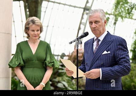 Brüssel, Belgien. 28. Juni 2023. König Philippe - Filip von Belgien und Königin Mathilde von Belgien auf einem königlichen Empfang einer Delegation des Europäischen Parlaments im Schloss Laeken/Laken in Brüssel am Mittwoch, den 28. Juni 2023. Das Treffen findet anlässlich des 70. Jahrestags des Europäischen Parlaments und im Vorfeld des belgischen Ratsvorsitzes der Europäischen Union im ersten Halbjahr 2024 statt. BELGA FOTO ERIC LALMAND Kredit: Belga News Agency/Alamy Live News Stockfoto