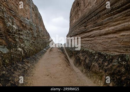 Phrygian Valley ist eine riesige Zivilisation und eine exquisite Geografie, gelegen zwischen Eskişehir - Kütahya - Afyon, wo Phrygianer Häuser und Schlösser geschnitzt haben Stockfoto