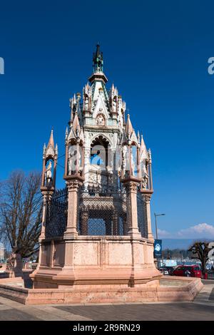 Genf, Schweiz - 25. März 2022: Das Brunswick-Denkmal ist ein Mausoleum, das 1879 im Jardin des Alpes erbaut wurde, um Karl II., Herzog von Br., zu gedenken Stockfoto