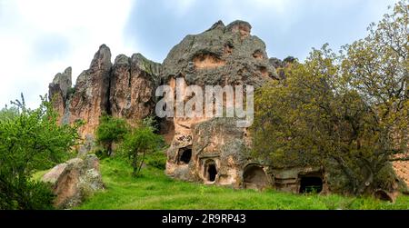 Phrygian Valley ist eine riesige Zivilisation und eine exquisite Geografie, gelegen zwischen Eskişehir - Kütahya - Afyon, wo Phrygianer Häuser und Schlösser geschnitzt haben Stockfoto