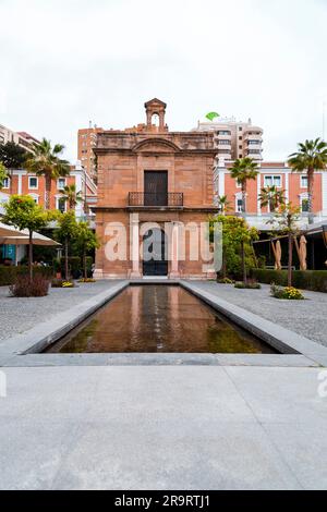 Malaga, Spanien - 27. FEBRUAR 2022: Die Kapelle des Hafens von Malaga, La capilla del puerto de Malaga. Stockfoto