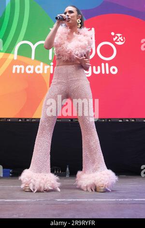 Darbietung von Blanca Paloma während der Proklamation des Pride 2023 zur Eröffnung VON MADO 2023 Madrid Pride 2023 auf der Plaza Pedro Zerolo am 28. Juni 2023 Stockfoto