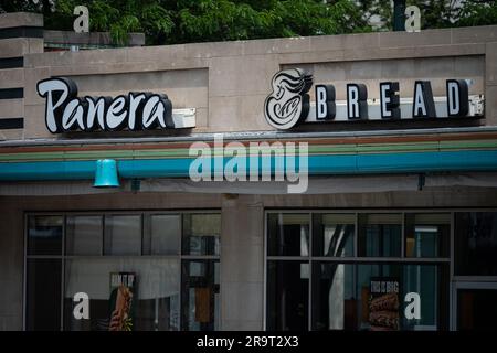 Silver Spring, USA. 28. Juni 2023. Eine allgemeine Ansicht eines Panera Bread Logos auf einem Schaufenster in Silver Spring, Maryland, am Mittwoch, den 28. Juni 2023. (Graeme Sloan/Sipa USA) Kredit: SIPA USA/Alamy Live News Stockfoto