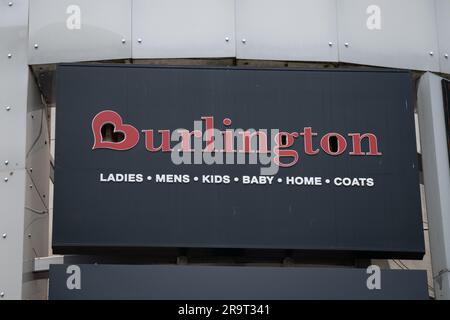 Silver Spring, USA. 28. Juni 2023. Eine allgemeine Ansicht eines Burlington-Logos auf einem Schaufenster in Silver Spring, Maryland, am Mittwoch, den 28. Juni 2023. (Graeme Sloan/Sipa USA) Kredit: SIPA USA/Alamy Live News Stockfoto