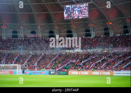 Porto Alegre, Brasilien. 28. Juni 2023. Beira-Rio Stadium Internacional Fans, während des Spiels zwischen Internacional und Independiente Medellin-COL, für die 6. Runde der Gruppe B der Libertadores 2023, im Beira-Rio Stadium, diesen Mittwoch, 28. 30761 $ (max Peixoto/SPP) Guthaben: SPP Sport Press Photo. Alamy Live News Stockfoto