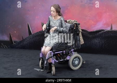 LONDON, VEREINIGTES KÖNIGREICH - 28. JUNI 2023: Liz Carr nimmt am 28. Juni 2023 an der britischen Premiere von Netflix The Witcher Season 3 im Now Building in St Giles Square in London, Vereinigtes Königreich, Teil. (Foto: Wiktor Szymanowicz/NurPhoto) Stockfoto