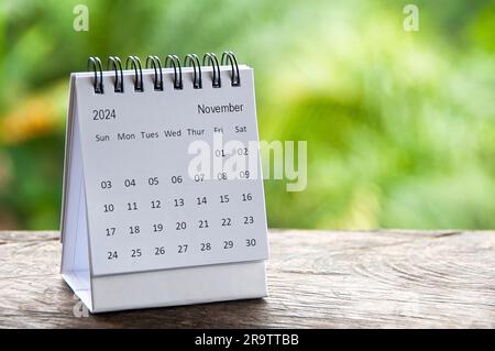 Weißer Tabellenkalender für November 2024 mit anpassbarem Platz für Text. Konzept für Kalender und Kopierbereich Stockfoto