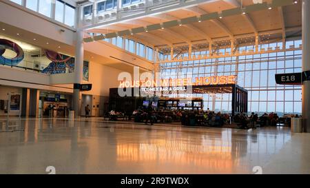 Houston Wheelhouse Restaurant im E Terminal, George Bush International Airport in Houston, Texas; Tex-Mex Bar & Grill für Reisende. Stockfoto