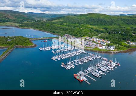 Unvergleichliche Aussicht auf Craobh Haven, ein kleines Dorf und Segelhafen in Argyll und Bute nördlich von Lochgilphead, Argyll und Bute, Schottland Stockfoto