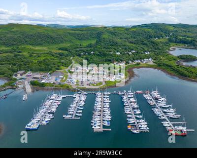 Unvergleichliche Aussicht auf Craobh Haven, ein kleines Dorf und Segelhafen in Argyll und Bute nördlich von Lochgilphead, Argyll und Bute, Schottland Stockfoto